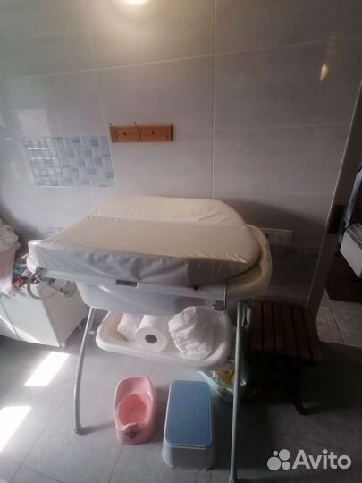 Ванночка с пеленальным столиком