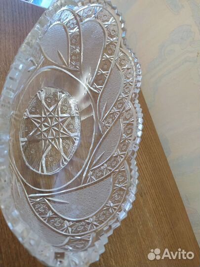 Большая хрустальная ваза