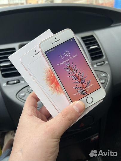 iPhone SE Розовый 16Gb