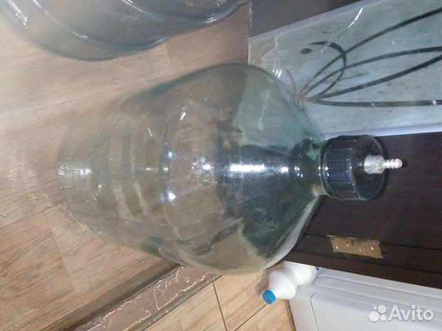 Бутыль стеклянная 10 литров. Бутыль 20 литров 20