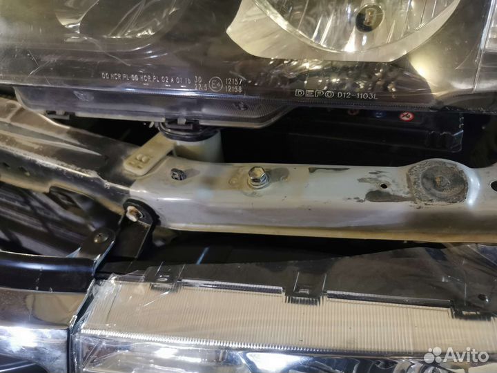 Фары на тойоту ленд крузер 100-105