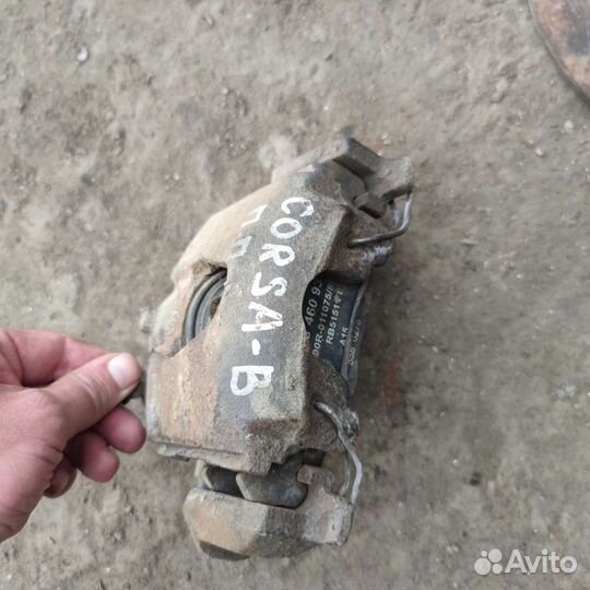 Правый суппорт Opel Corsa B