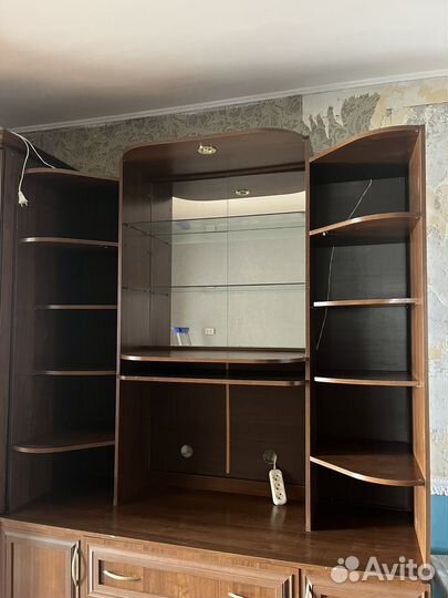 Шкаф для посуды и книг