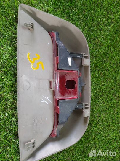 Стоп-сигнал в салоне Toyota Camry ACV35