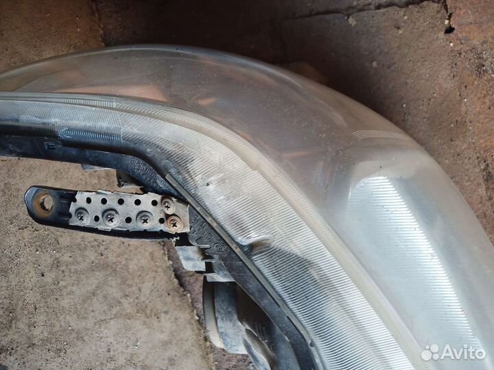 Фары головного света Toyota Hilux