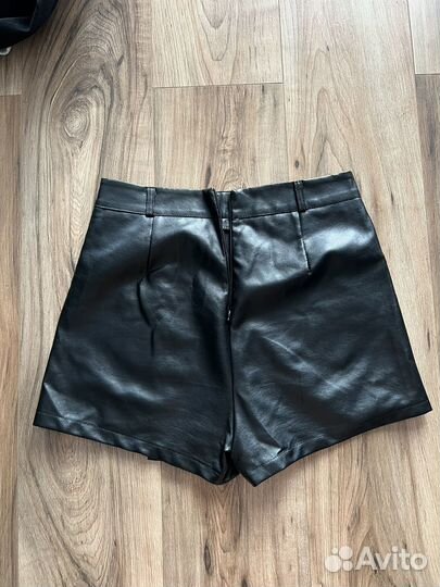 Кожаные шорты