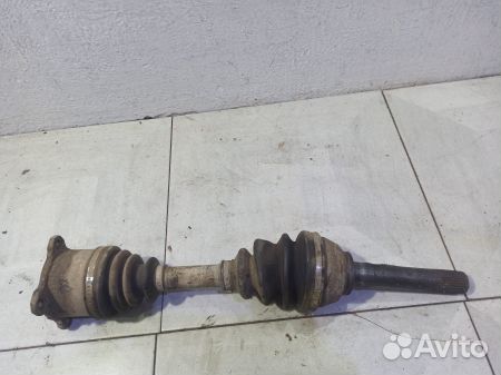 Привод передний правый MB620834