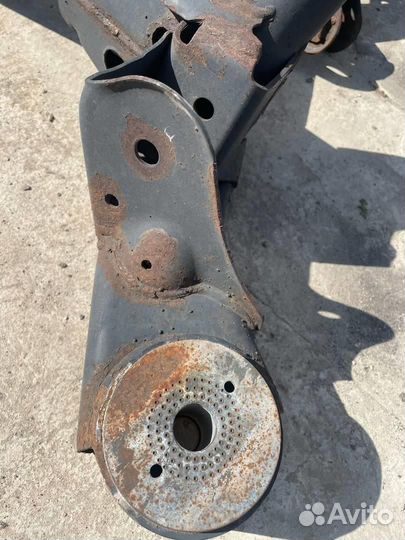 Балка задняя 7L0599030N