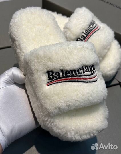 Меховые тапки Balenciaga