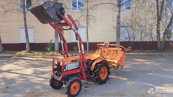 Мини-трактор Kubota B7000, 2003