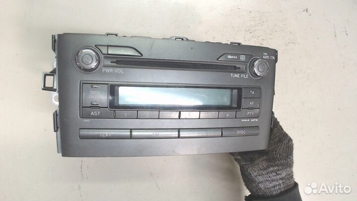 Магнитола Toyota Auris E15, 2007