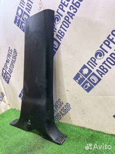 Обшивка стойки правая Ssangyong Rexton Rx270