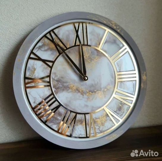 Часы настенные из эпоксидной смолы