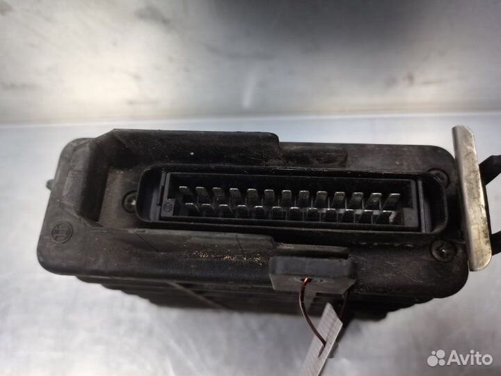 Блок управления двигателем Volkswagen Passat B3