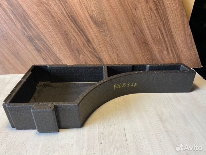 Ящик под инстумент правый Ford Focus