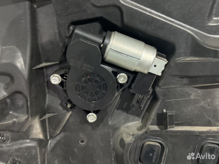 Стеклоподъемник передний правый mazda 3 bk