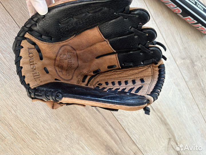 Бейсбольная перчатка ловушка,мяч и бита