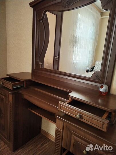 Туалетный столик с зеркалом бу