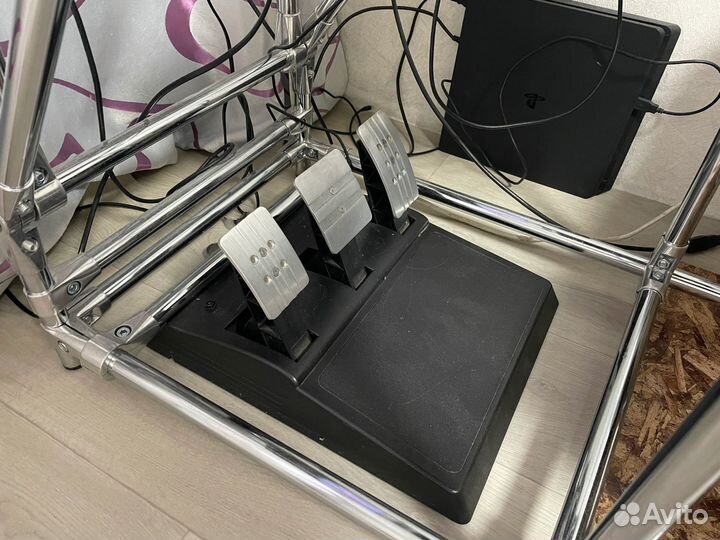 Руль thrustmaster T300 и кокпит