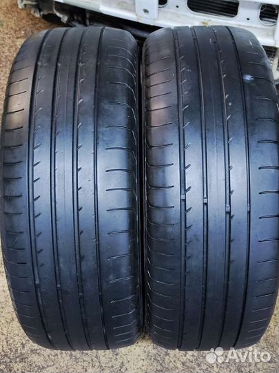 Yokohama Advan Sport V105 235/55 R17 99Y
