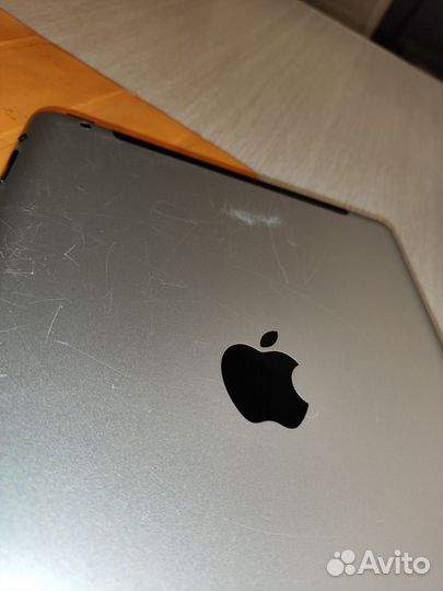 iPad (2 поколения)