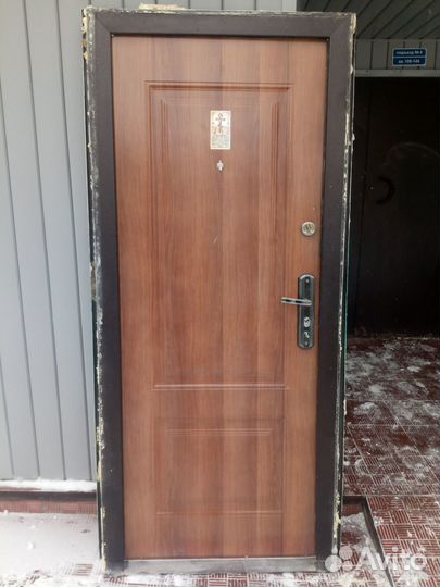 Металлическая дверь бу