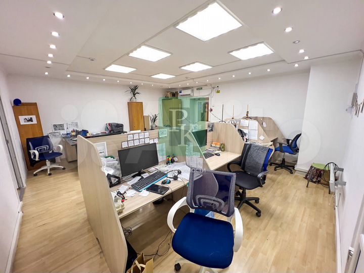 Помещение 123,5 м2 на первой линии Острякова