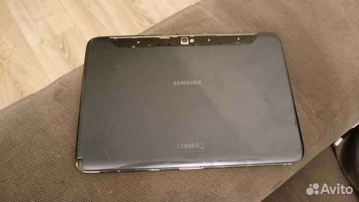 Планшет samsung(В не рабочим состояние)