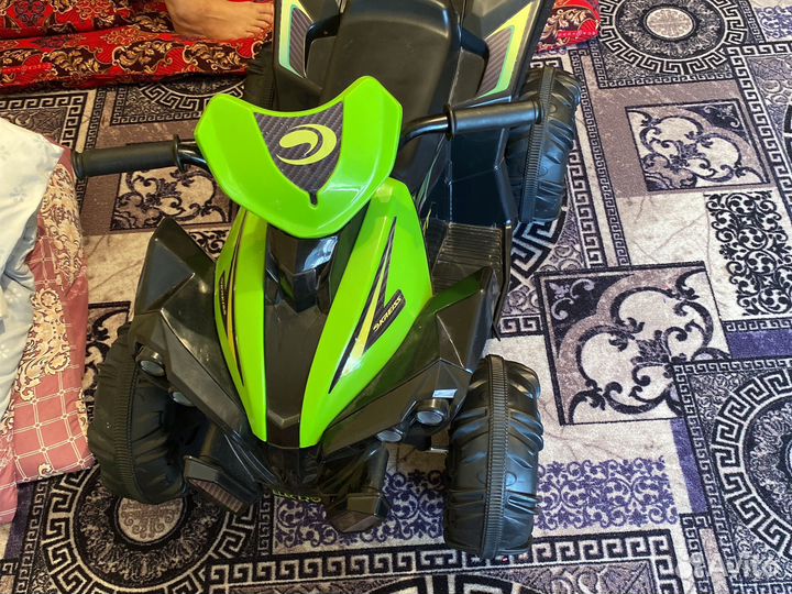 Детский квадроцикл на аккумуляторе