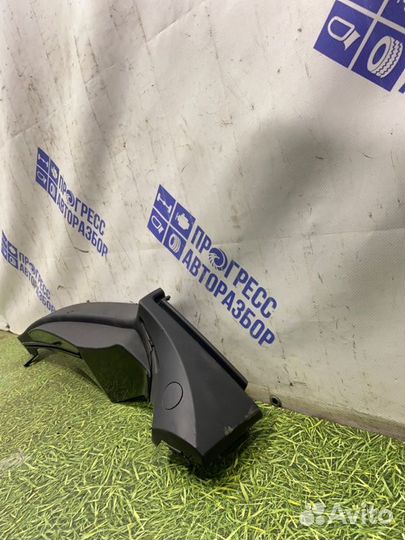 Обшивка стойки задняя правая Bmw 750I седан 4.8