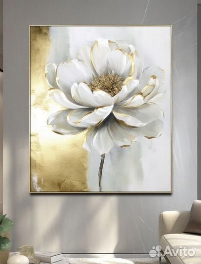 Интерьерная картина пион с золотом