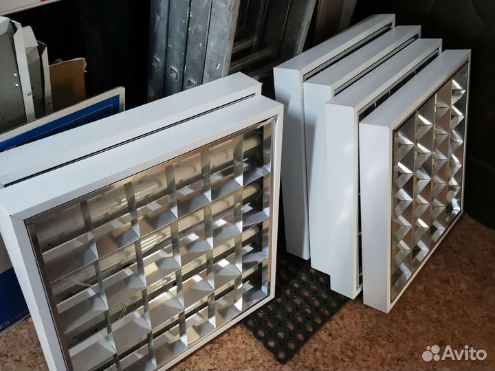 Светильники Армстронг бу