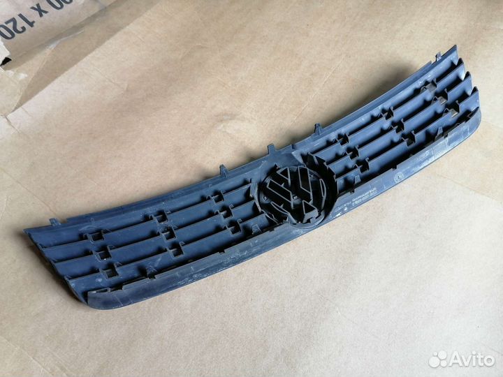 Решетка радиатора VW Passat B5, VAG 3B0853653C