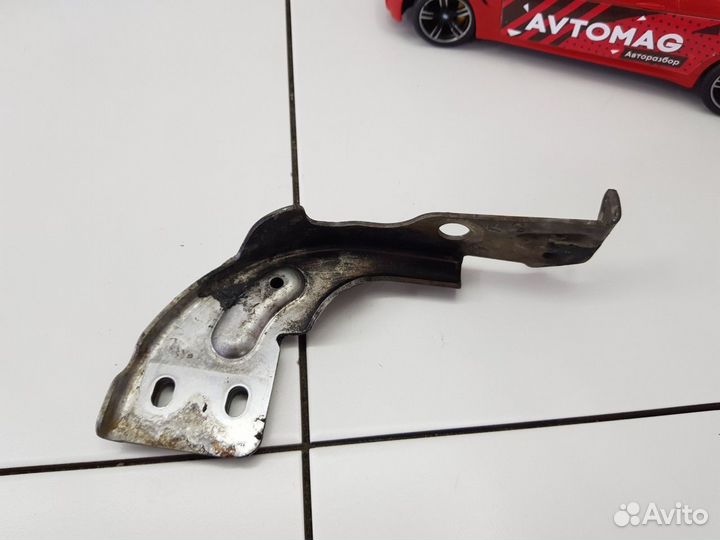 Кронштейн катализатора (Geely Monjaro)