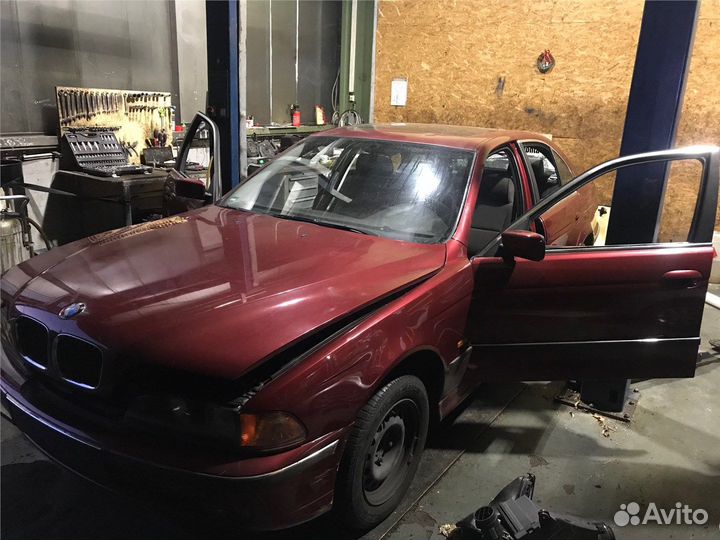 Разбор на запчасти BMW 5 E39