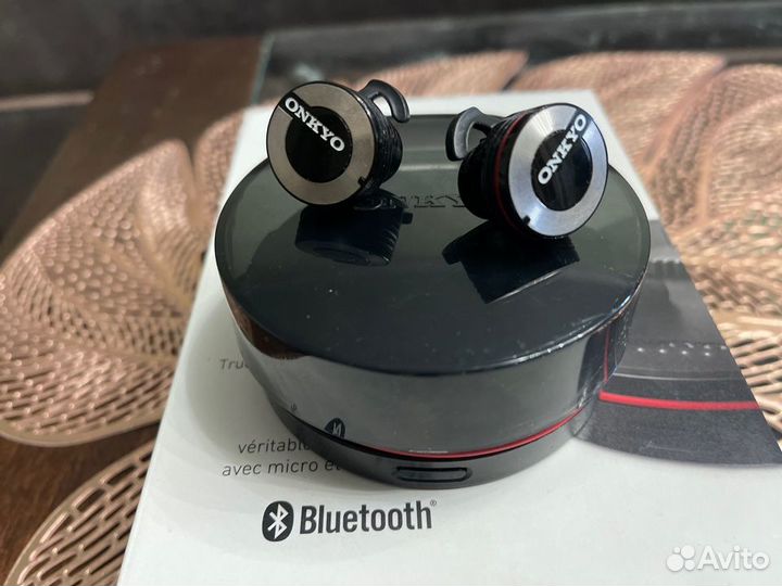 Беспроводные наушники Onkyo W800BT