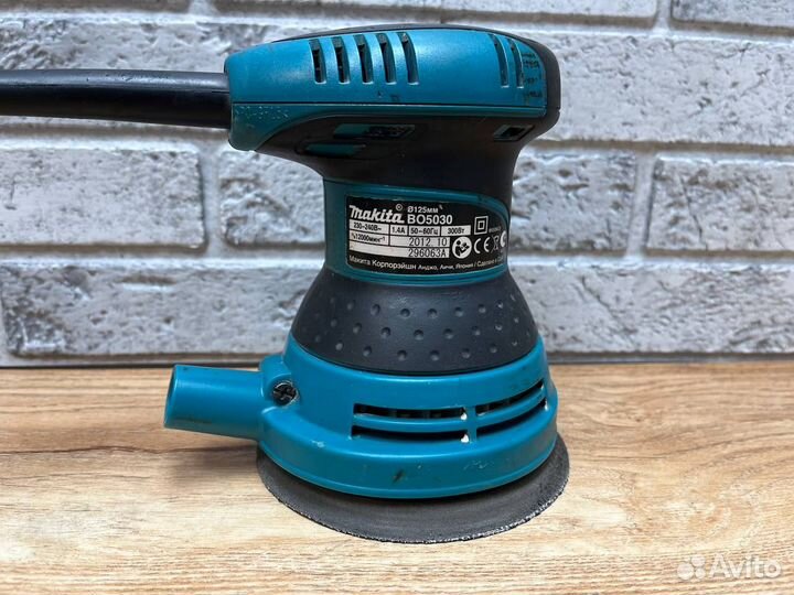 Эксцентриковая шлифмашина Makita BO 5030