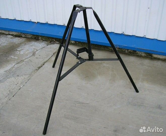Тренога для стойки