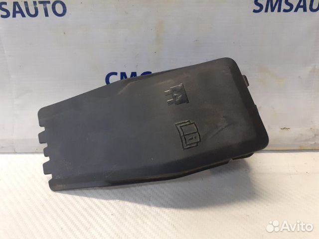 Крышка блока предохранителей Volvo Xc60 хс60 2.0T