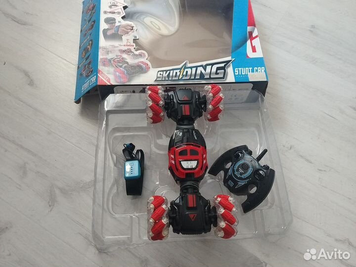 Машинка трюковая