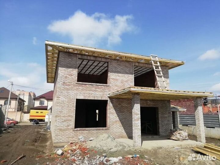 Бригада строителей