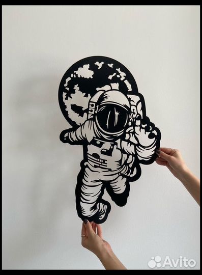 Панно из дерева