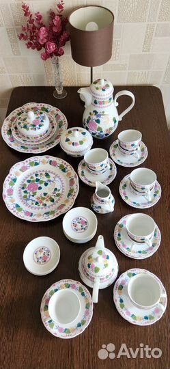 Сервиз фарфоровый 