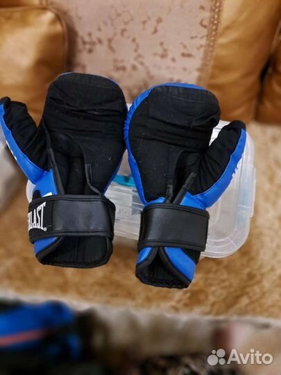 Боксерские перчатки