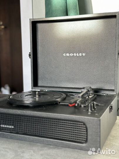 Проигрыватель виниловых пластинок Crosley Voyager