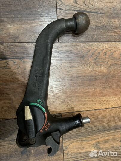 Фаркоп Мерседес 124