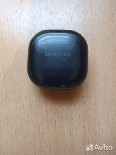 Кейс от наушников Samsung Galaxy Buds Live