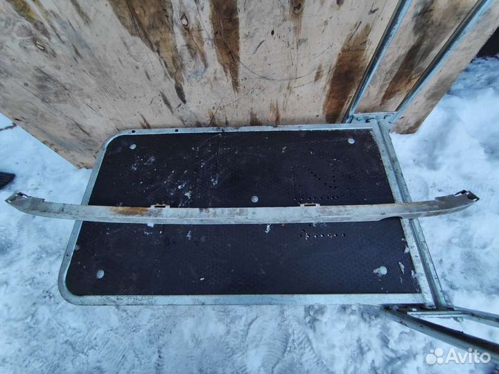 Кронштейн бампера зад на Ford Mondeo III