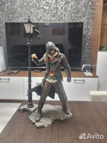 Assassins creed syndicate фигурка