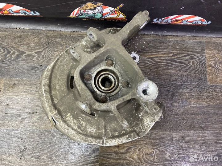 Кулак задний левый Bmw F10 седан N47N 11.2011